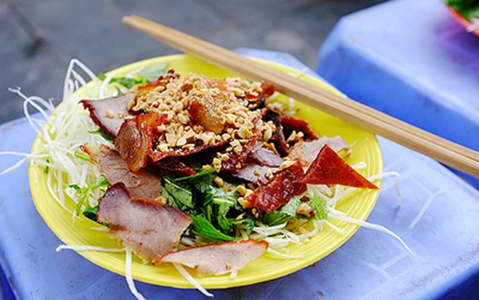 Gỏi khô bò” là món ăn vặt nổi tiếng ở đâu?