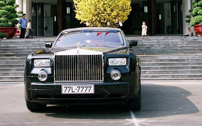 Hai chiếc Rolls Royce Phantom Rồng đầu tiên thuộc về đại gia Việt  Tin  nhanh chứng khoán
