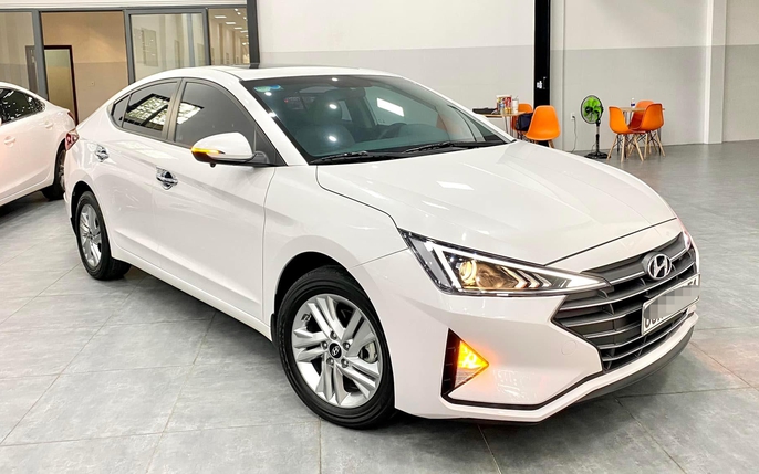 2019 Hyundai Elantra Sport 18