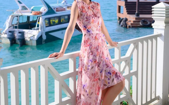 Ba kiểu váy đi biển tôn dáng của mỹ nhân Việt - TrueID