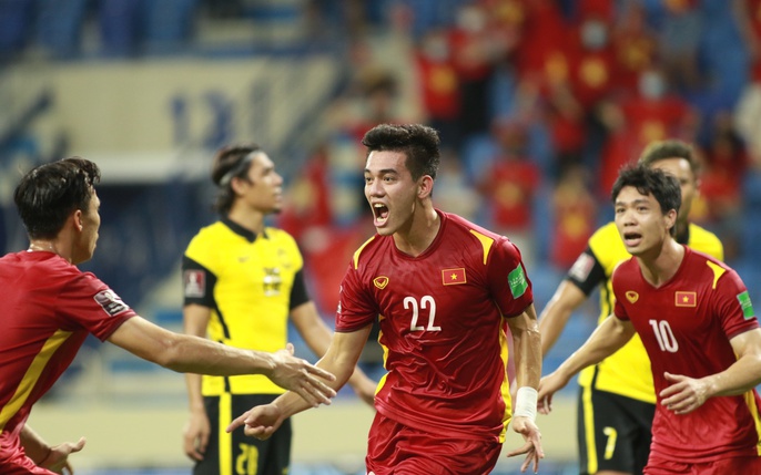 Kết quả Việt Nam gặp UAE: Kết quả tuyệt vời của đội tuyển Việt Nam trong trận đấu với UAE sẽ khiến các fan hâm mộ bóng đá rất phấn khích. Đón xem lại những khoảnh khắc khó quên và tận hưởng cảm giác chiến thắng trên sân cỏ.