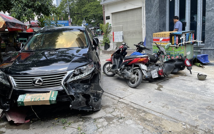 Tai nạn giao thông: Không ai mong muốn gặp phải tai nạn giao thông, nhưng việc biết cách phòng tránh và giảm thiểu thiệt hại vẫn là điều rất quan trọng. Hãy xem hình ảnh liên quan đến từ khóa này để hiểu thêm về tình hình tai nạn giao thông tại Việt Nam và những giải pháp để giảm thiểu tai nạn.