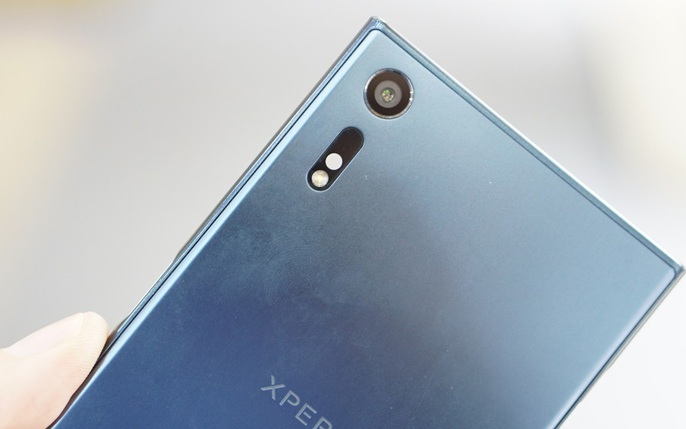 Hình ảnh Sony Xperia XA giảm nửa giá hút hồn phái đẹp