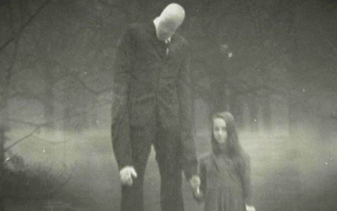 Slender Man là một nhân vật rất đặc biệt trong thế giới của phim kinh dị. Bộ phim này đã đem đến một thế giới rộng lớn và bí ẩn để khám phá, từ những cánh rừng rùng rợn đến những trải nghiệm kinh hoàng. Mời bạn đến xem hình ảnh liên quan đến nhân vật Slender Man để thưởng thức một khoảng thời gian khám phá đầy thú vị!