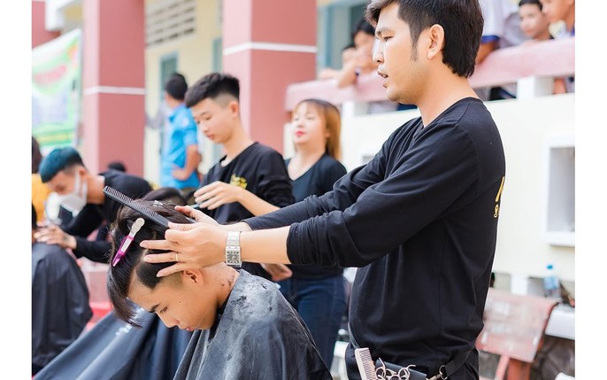 Top 5 Tiệm cắt tóc nam đẹp và chất lượng nhất Quảng Ngãi | Cắt tóc, Tóc nam,  Tiệm cắt tóc