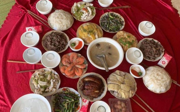 Hãy ngắm nhìn bức ảnh đại diện đồ ăn đám cưới Tiên Yên, nơi món ăn được bàn giao cẩn thận, đầy đủ và đẹp mắt. Bức hình này mang đến cảm giác ấm áp trong đám cưới dành cho bạn.