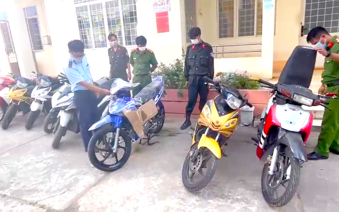 Huyền thoại Su Xì po độ đẹp ngất ngây của biker Việt