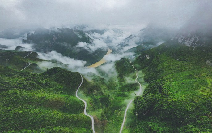 Hà Giang là một điểm đến du lịch tuyệt vời với những cảnh đẹp thiên nhiên hùng vĩ và đầy thú vị. Hãy xem hình ảnh để khám phá những vùng đất lên đồi, xuống thung lũng và ngắm nhìn những cánh đồng lúa trải dài tuyệt đẹp của Hà Giang.