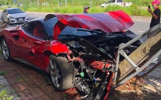 Siêu xe Ferrari 488 GTB – đỉnh cao của tốc độ và đẳng cấp thể hiện rõ nét trong từng chi tiết thiết kế. Hình ảnh chiếc Ferrari 488 GTB khiến bạn muốn phải thưởng thức cảm giác lái xe tuyệt vời.