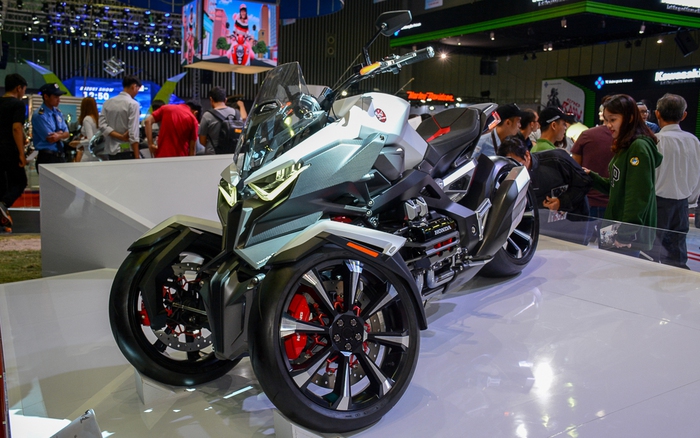 TMS 2015 Honda Neowing Concept mô tô 3 bánh 2 động cơ điện và xăng