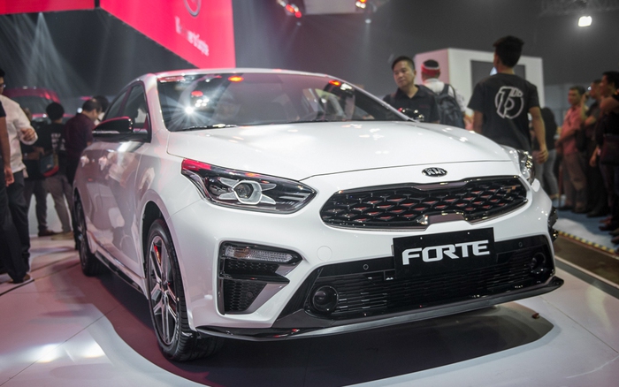  KIA suma una potente versión del Forte GT con caballos de fuerza, compitiendo con el Honda Civic