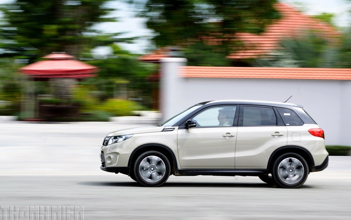 Vi vu phố thị khám phá Suzuki Vitara 2015