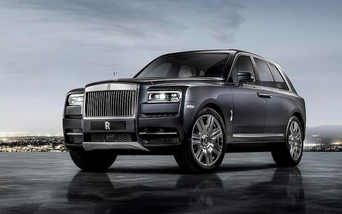 Săn hàng độc ngắm nội thất siêu SUV RollsRoyce Cullinan đầu tiên tại Việt  Nam  YouTube