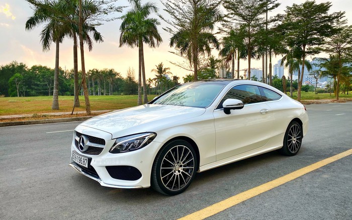 Xe hiếm' Mercedes-Benz C300 2 cửa tại Việt Nam