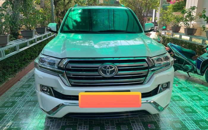 Giá xe huyền thoại Toyota Land Cruiser 2018 tại Việt Nam