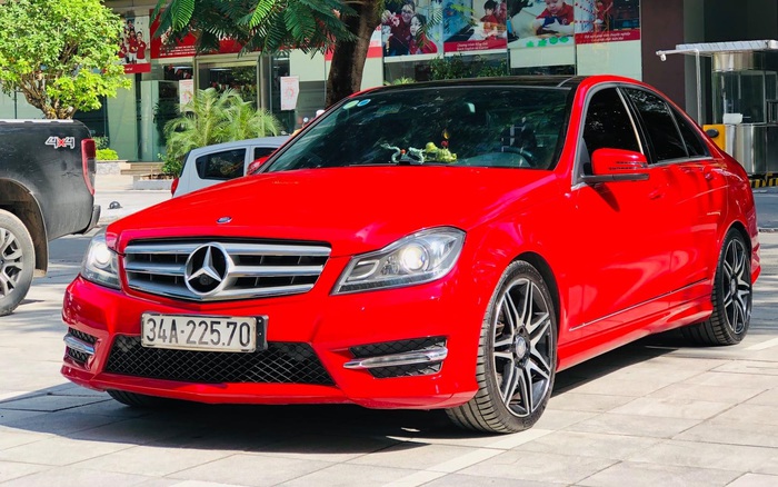 Mercedes C300 AMG 2023 giá lăn bánh ưu đãi 052023
