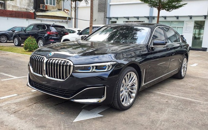  BMW Serie 7 'descarga', descontando casi 600 millones de dong en Vietnam