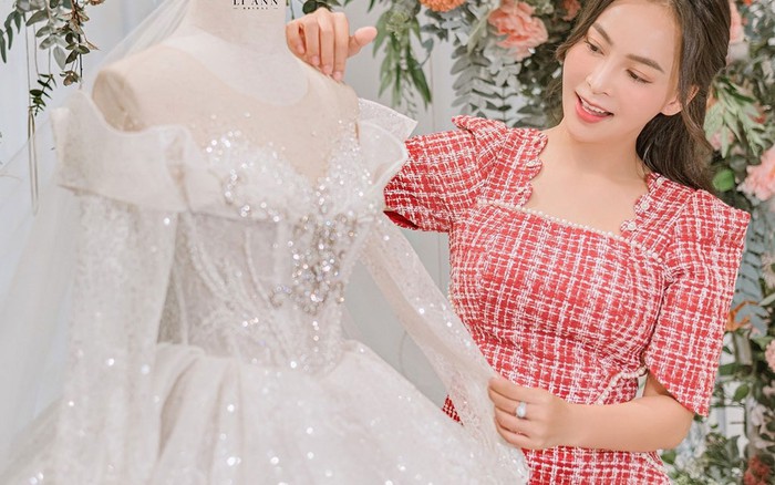 NTK Nguyễn Trường Duy tiết lộ về bộ váy đính kim cương, nặng 30kg gây chú ý  | Báo Dân trí