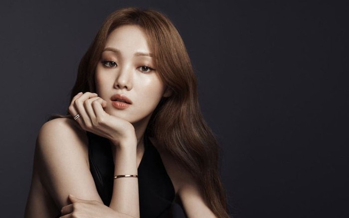 Mỹ nữ mắt nâu xứ Hàn Lee Sung Kyung trải lòng về tuổi thơ cơ cực