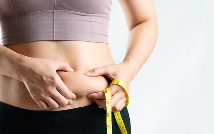 Tại sao khi tăng cân thì mỡ thừa lại tập trung ở bụng và hông?