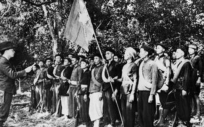 Đại tướng Võ Nguyên Giáp: Với hình ảnh Đại tướng Võ Nguyên Giáp, chúng ta không thể quên đi những đóng góp của ông trong lịch sử đất nước. Ông là một trong những vị tướng lừng danh của quân đội Việt Nam và đã giành được nhiều chiến thắng lớn trong cuộc chiến giải phóng dân tộc.