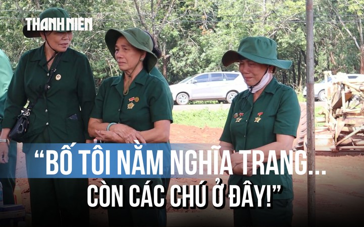 Nghẹn ngào tại mộ tập thể ở xã Minh Đức: 'Bố tôi nằm nghĩa trang, còn các chú ở đây'