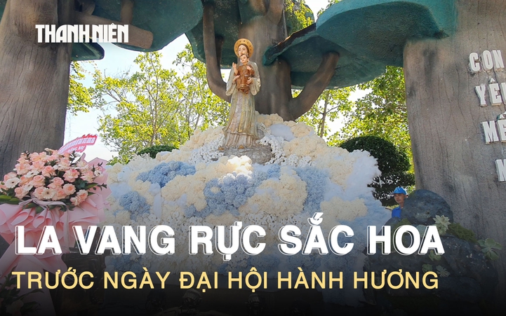 La Vang rực sắc hoa trước ngày đại hội hành hương