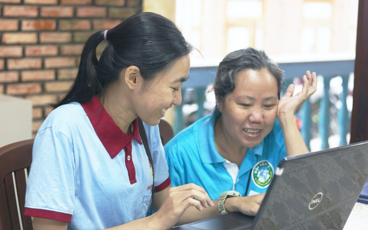 Đi chùa học... tiếng Anh miễn phí: Học viên U.60 say mê, không bỏ bữa nào