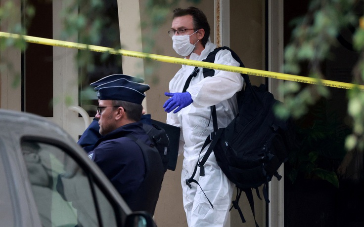 Vụ đâm dao chết giáo viên ở trường học Pháp: Tổng thống Macron tuyên bố không nhượng bộ khủng bố