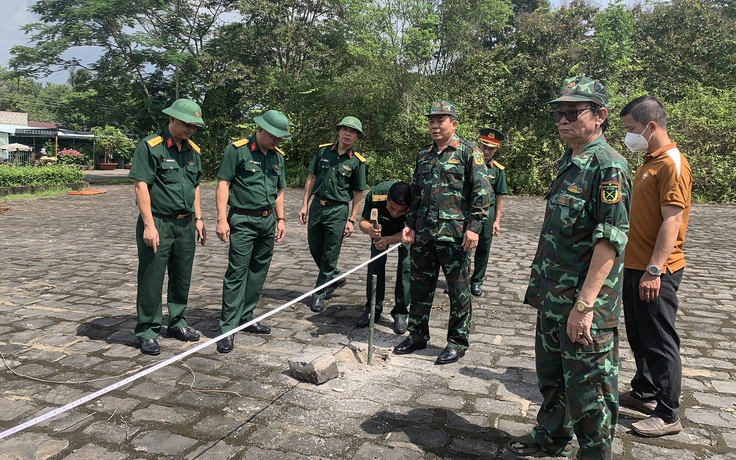 Hành quân giữa rừng chiến khu