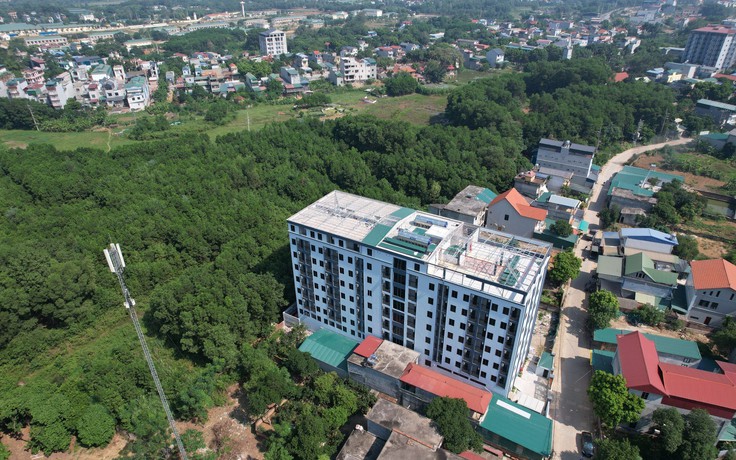 'Cắt ngọn' 5 tầng chung cư mini sai phép ở Hà Nội