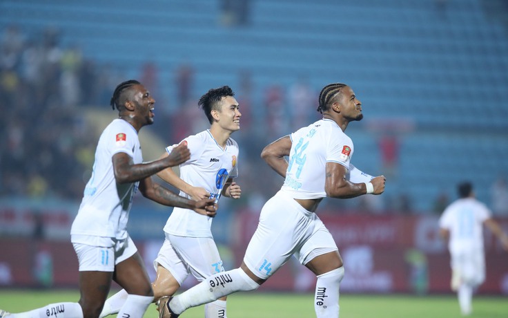 Nam Định là đội bóng có chiến thắng đầu tiên tại V-League 2023 - 2024