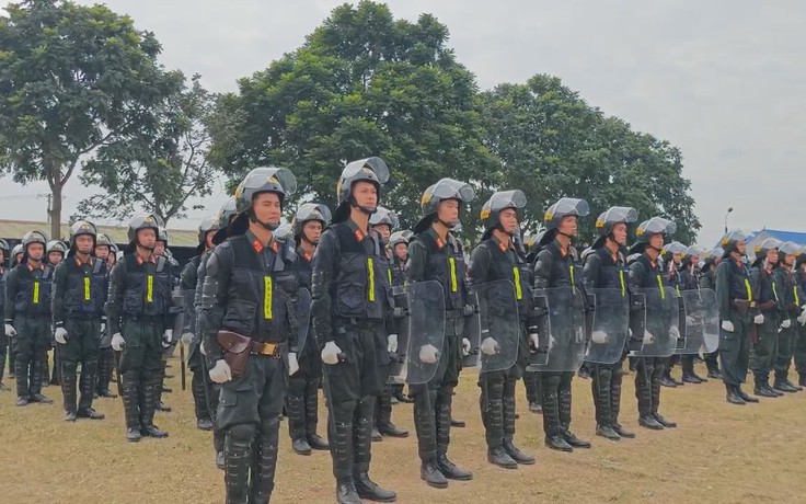 Ấn tượng hình ảnh 500 CSCĐ diễu binh đón nhận Huân chương Bảo vệ Tổ quốc hạng ba