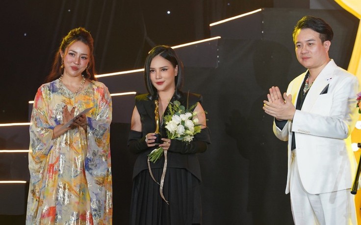 Nhà thiết kế Lê Nguyễn Nhật Linh nhận vinh danh Nhà Thiết kế của năm