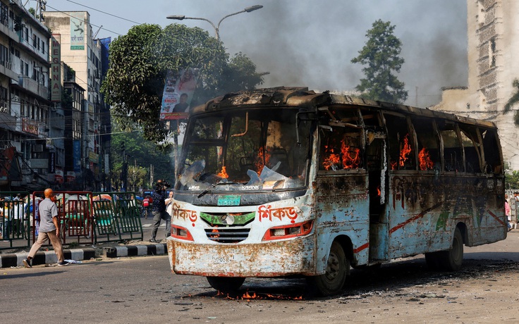 Phe đối lập Bangladesh phong tỏa giao thông giữa nguy cơ bạo lực leo thang