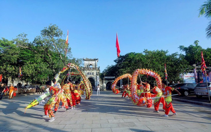 Tưởng niệm 723 năm ngày hóa Đức Thánh Trần và 35 năm ngày mất Tổng Bí thư Trường Chinh