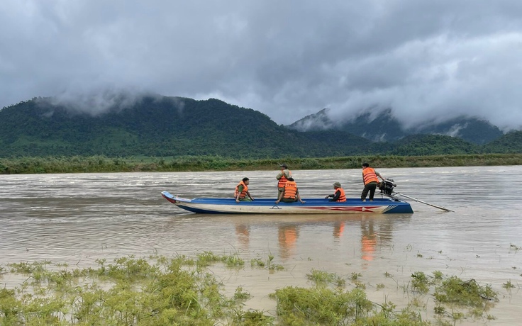 Phú Yên: Một người mất tích do lật xuồng tại lòng hồ thủy điện Sông Hinh