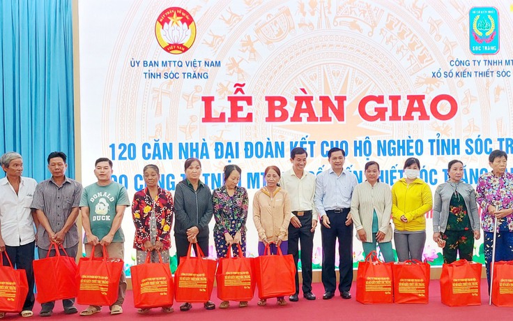 Sóc Trăng bàn giao 120 căn nhà đại đoàn kết cho hộ nghèo