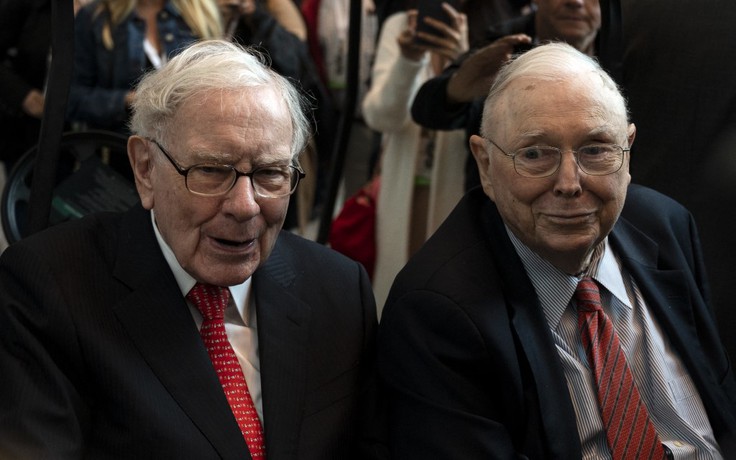 Tỉ phú Warren Buffett mất ‘cánh tay phải’ Charlie Munger Tỉ phú Warren Buffett mất ‘cánh tay phải’ Charlie Munger