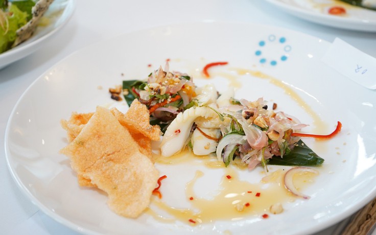 Gỏi bưởi An Giang - mực đại dương đoạt giải nhất cuộc thi đầu bếp quốc tế