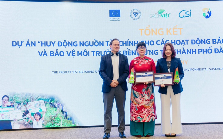 Dai-ichi Life Việt Nam vinh dự được trao Chứng nhận của Phái đoàn Liên Minh châu Âu