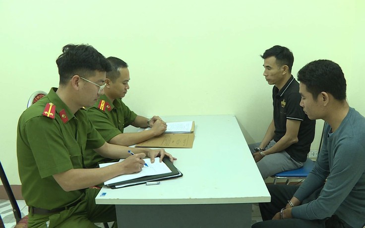 Khởi tố 2 phóng viên, biên tập viên về tội lừa đảo chiếm đoạt tài sản Khởi tố 2 phóng viên, biên tập viên về tội lừa đảo chiếm đoạt tài sản