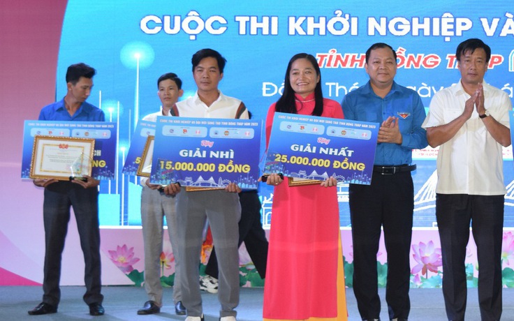 Phân hữu cơ sinh học đạt giải nhất cuộc thi khởi nghiệp tỉnh Đồng Tháp Phân hữu cơ sinh học đạt giải nhất cuộc thi khởi nghiệp tỉnh Đồng Tháp
