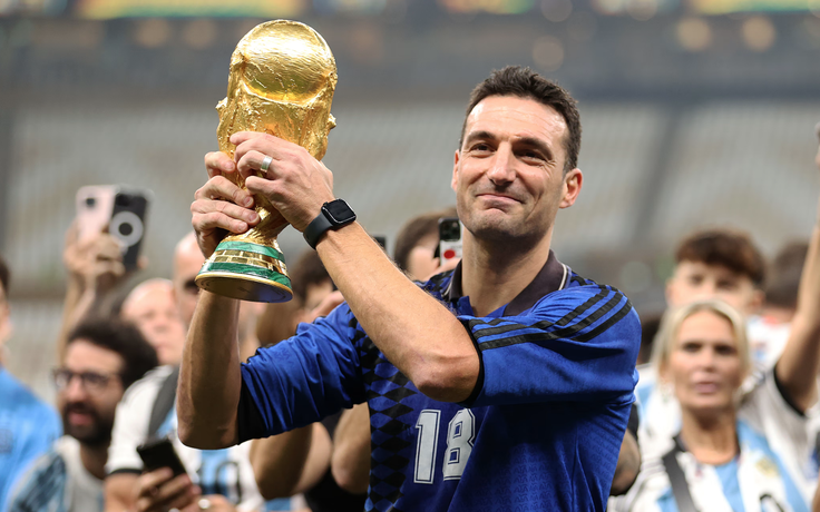 HLV Scaloni chia tay đội tuyển Argentina sau Copa America 2024 HLV Scaloni chia tay đội tuyển Argentina sau Copa America 2024