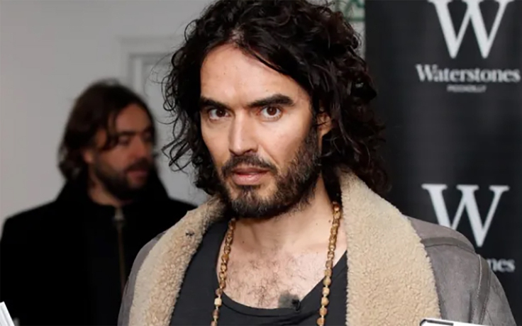 Russell Brand bị buộc tội tấn công tình dục khi quay phim 'Arthur'