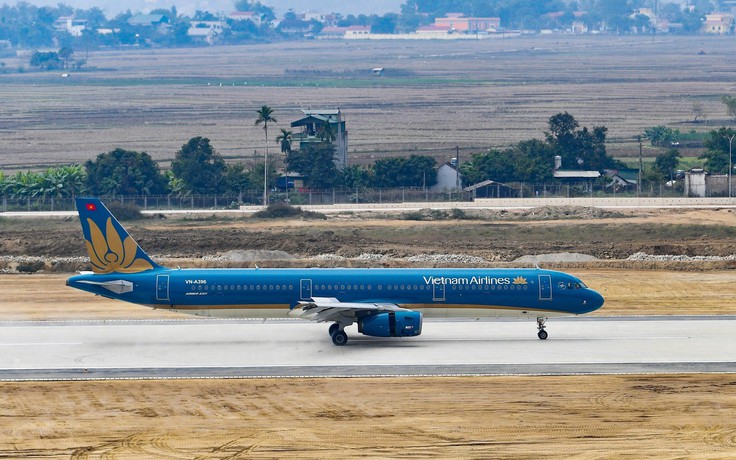 Lần đầu tiên sân bay Điện Biên đón máy bay cỡ lớn Airbus A321 Lần đầu tiên sân bay Điện Biên đón máy bay cỡ lớn Airbus A321