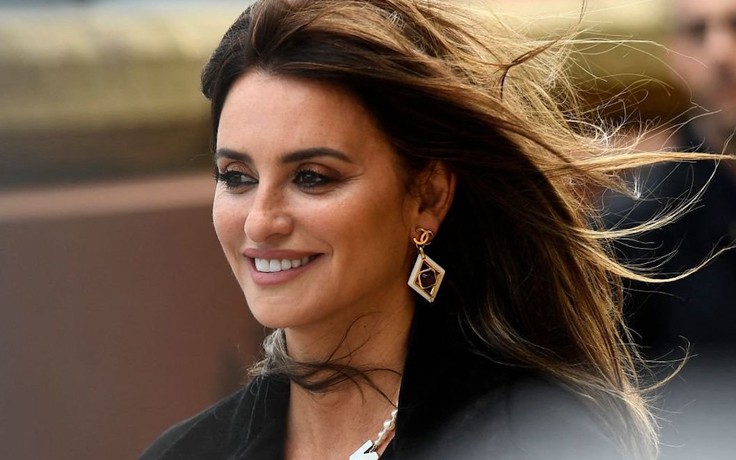 Penelope Cruz kể về lần không chịu trút xiêm y trên màn ảnh