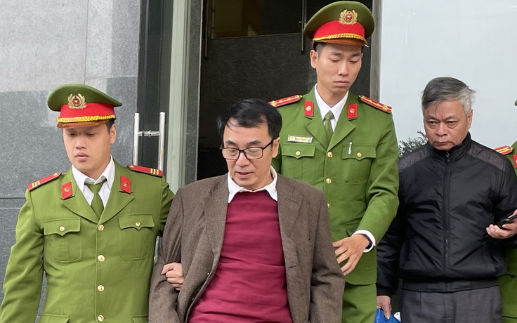 Hoãn xét xử ông Trần Hùng tội nhận hối lộ vì nhân chứng không đến