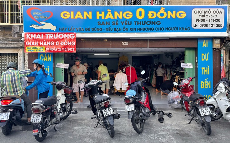 Gian quần áo 0 đồng ở TP.HCM như… 'hàng hiệu'