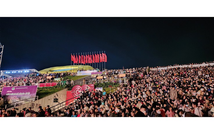 Hàng vạn người đến quảng trường Lâm Viên dự lễ kỷ niệm Đà Lạt 130 năm